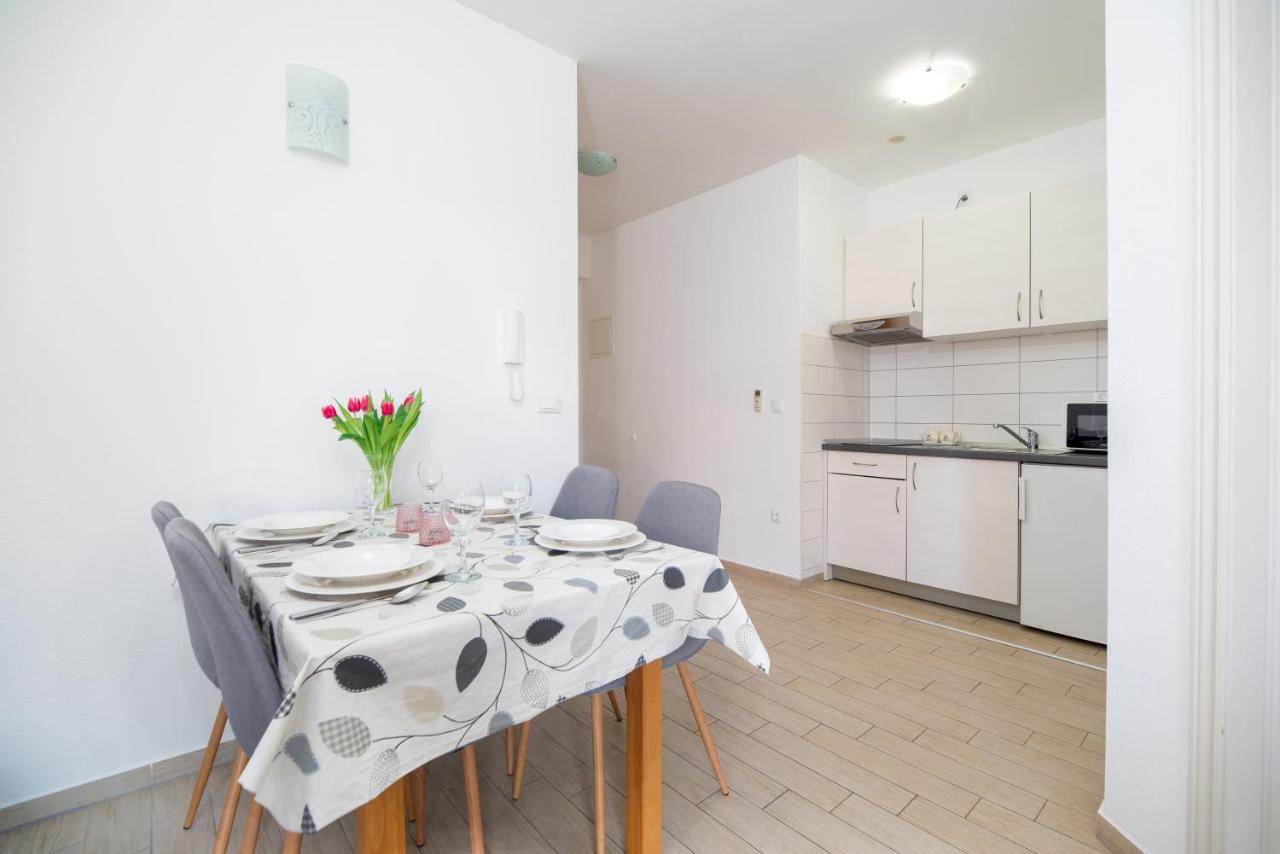 Villa Lelas Makarska Extérieur photo